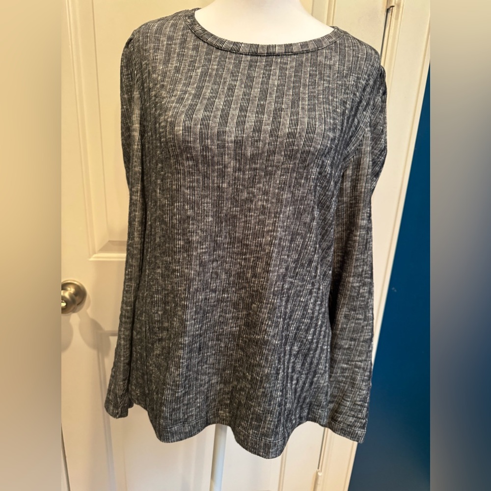 Me + Em cotton blend black and white top UK size 12, US size 8.